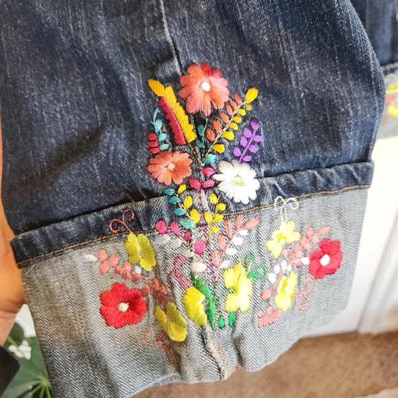 Vintage Embroidered Blue Jean Capris - Picture 4 of 7